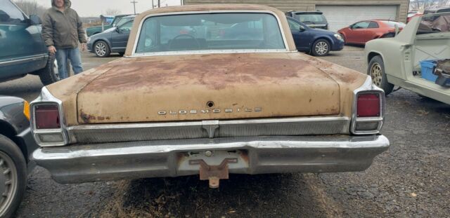 Oldsmobile Jetfire 1963 image number 4