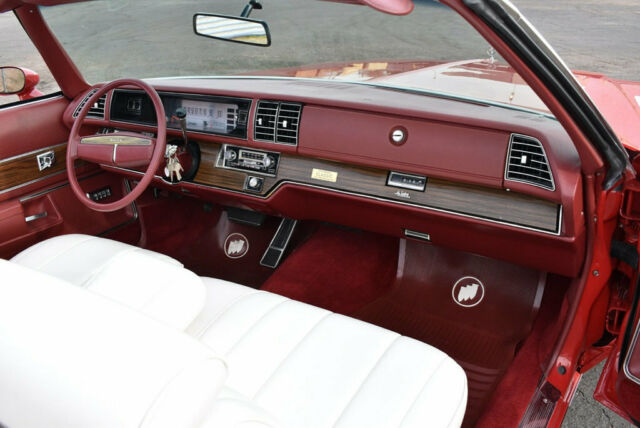 Buick LeSabre 1975 image number 11