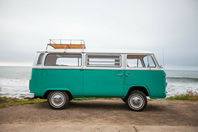 Volkswagen Bus/Vanagon 1973 image number 16