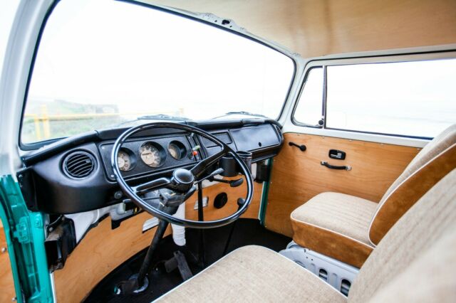 Volkswagen Bus/Vanagon 1973 image number 27