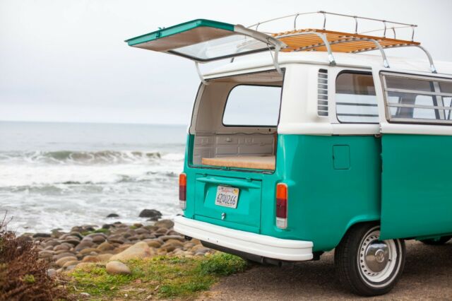 Volkswagen Bus/Vanagon 1973 image number 4