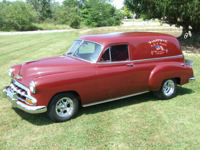 Chevrolet Sedan 1952 image number 1