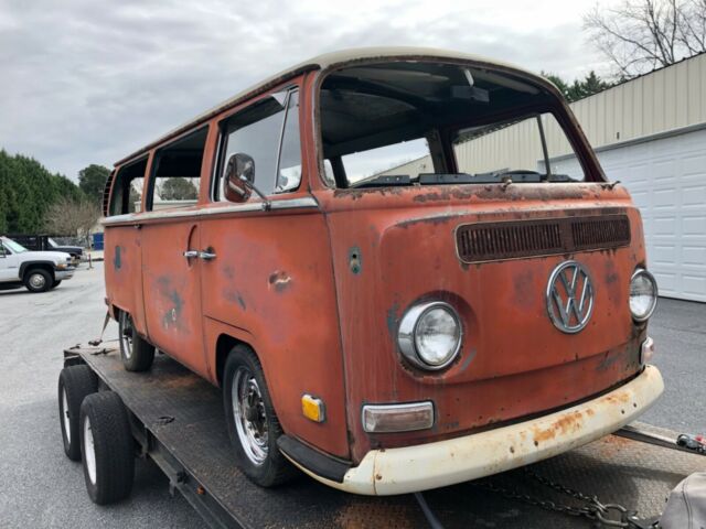 Volkswagen Bus/Vanagon 1970 image number 2