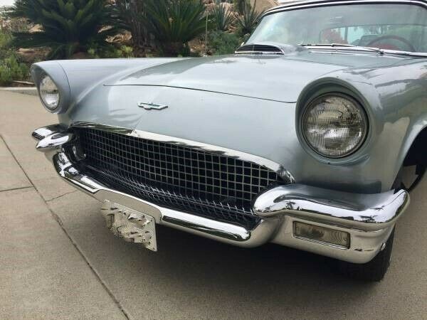 Ford Thunderbird 1957 image number 1