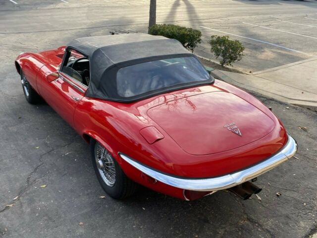 Jaguar E-Type 1972 image number 29