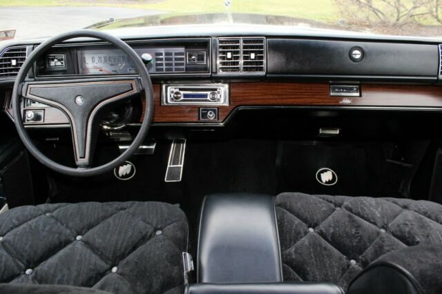 Buick Electra 1976 image number 17