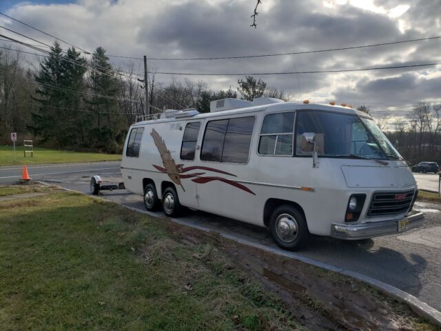 GMC motorhome 1978 image number 0