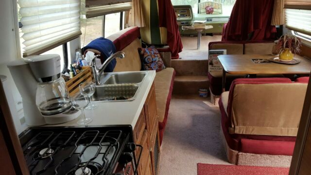 GMC motorhome 1978 image number 8