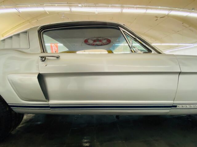 Ford Mustang 1965 image number 38