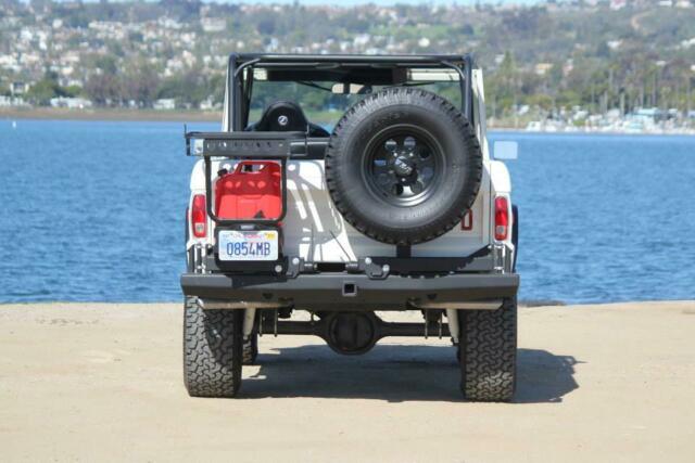 Ford Bronco 1972 image number 13