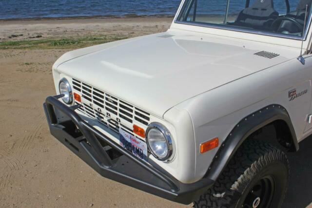 Ford Bronco 1972 image number 16