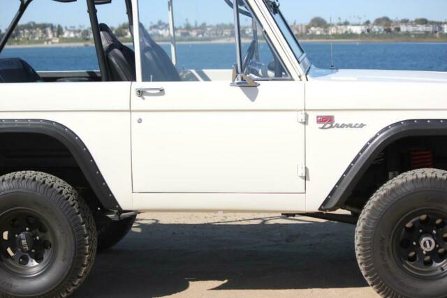 Ford Bronco 1972 image number 22