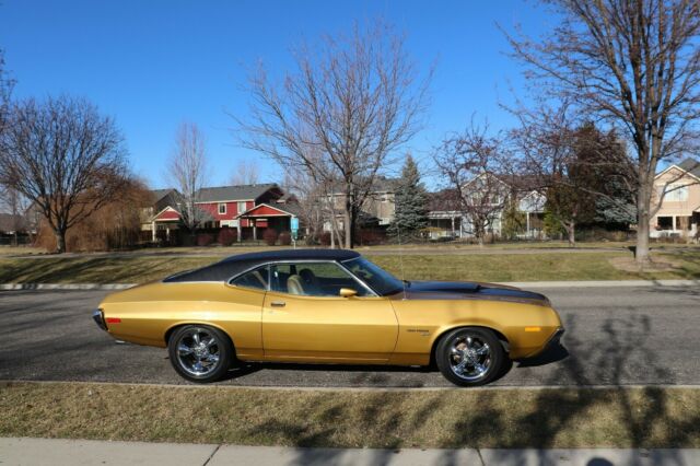 Ford Torino 1972 image number 10