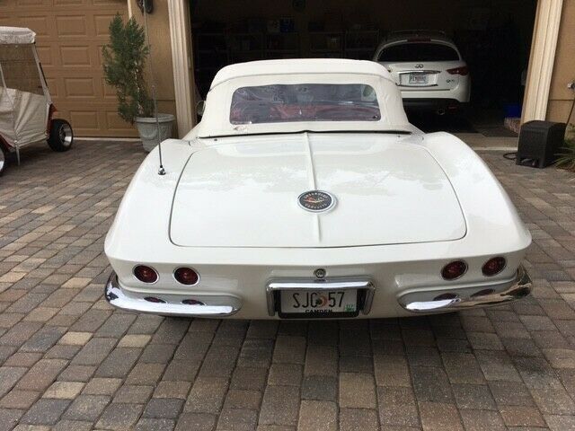 Chevrolet Corvette 1962 image number 1