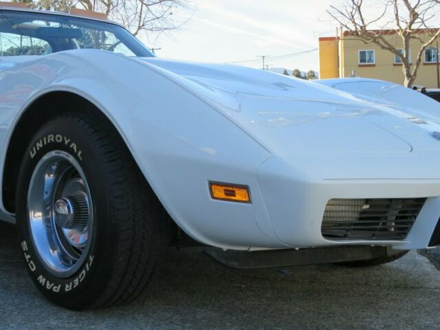 Chevrolet Corvette 1975 image number 12