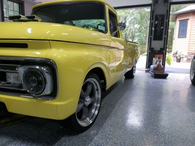 Ford F-100 1965 image number 2