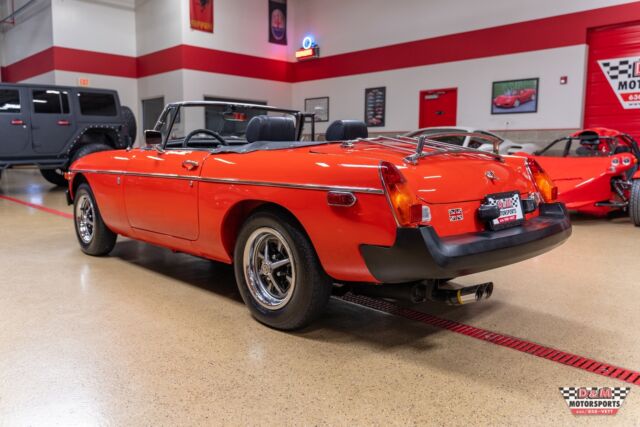 MG MGB 1977 image number 26