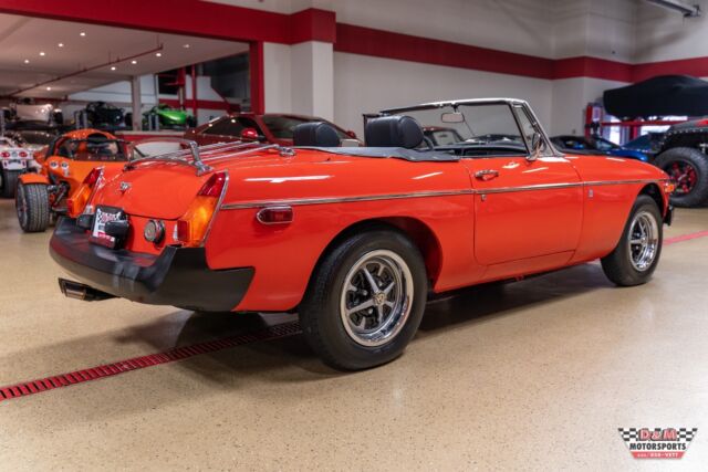 MG MGB 1977 image number 28