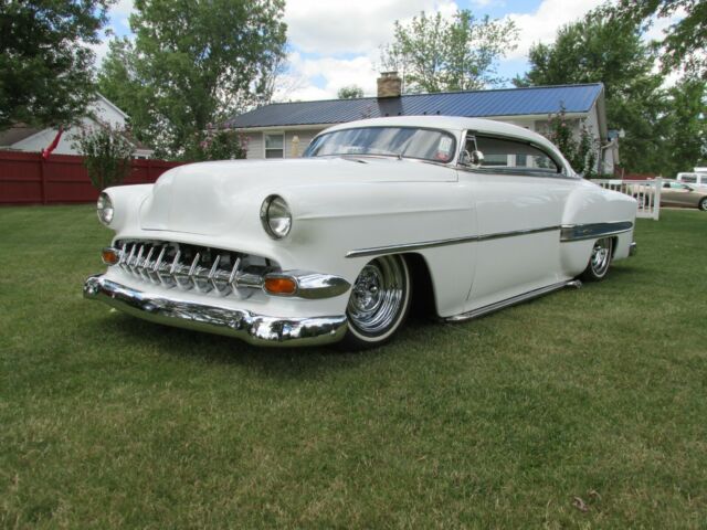 Chevrolet Bel Air/150/210 1954 image number 2