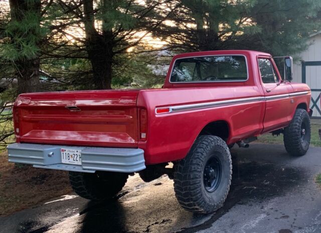 Ford F-250 1976 image number 1