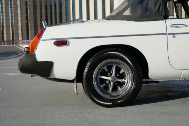 MG MGB 1978 image number 11