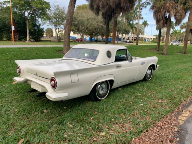 Ford Thunderbird 1957 image number 17