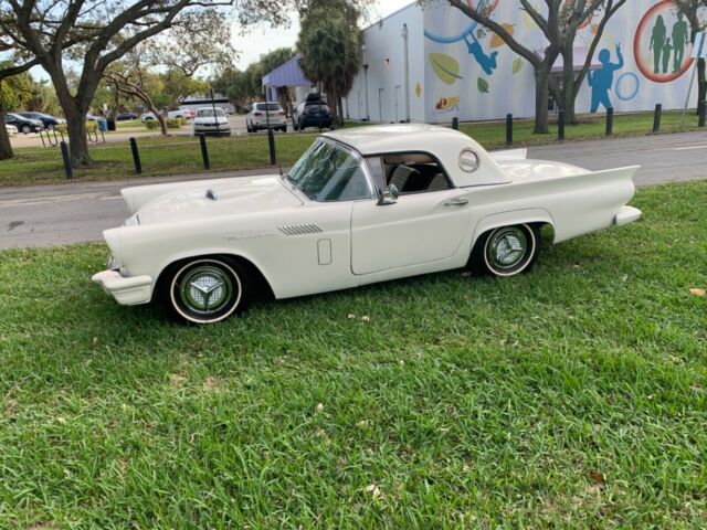 Ford Thunderbird 1957 image number 2