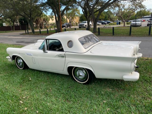 Ford Thunderbird 1957 image number 20