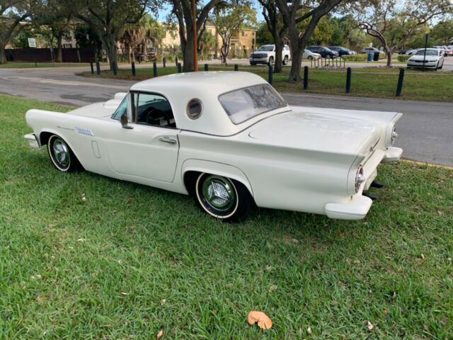 Ford Thunderbird 1957 image number 28