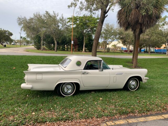 Ford Thunderbird 1957 image number 30