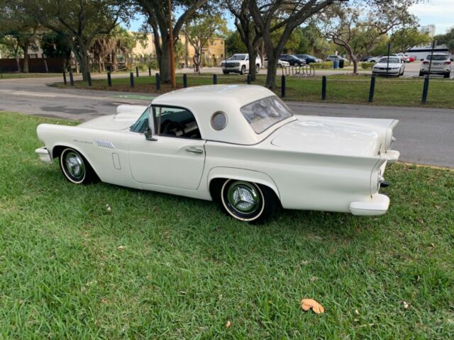 Ford Thunderbird 1957 image number 31