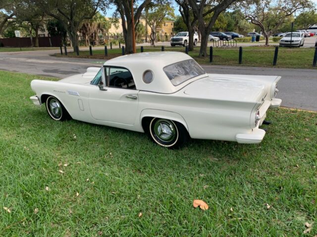 Ford Thunderbird 1957 image number 33