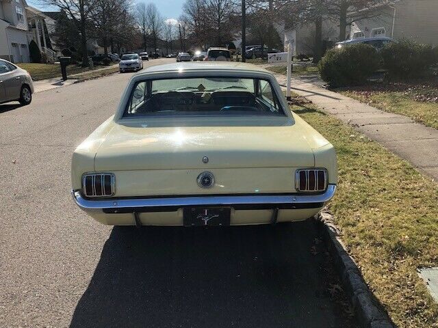 Ford Mustang 1965 image number 18