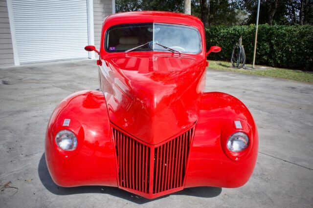 Ford Deluxe Coupe 1939 image number 2