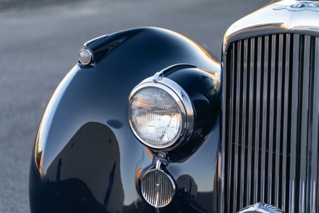 Bentley Mark VI Saloon 1951 image number 12