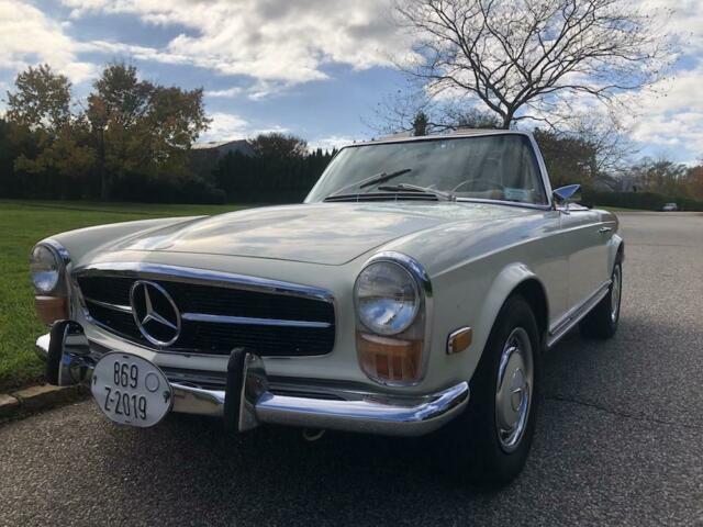 Mercedes-Benz SL-Class 1970 image number 11