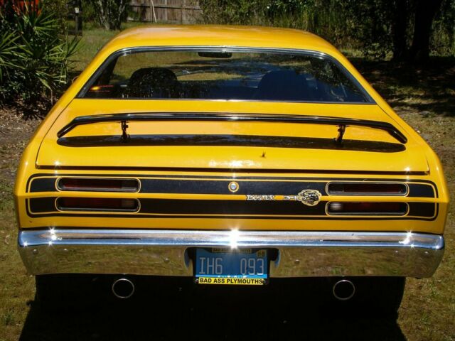 Plymouth Duster 1971 image number 30