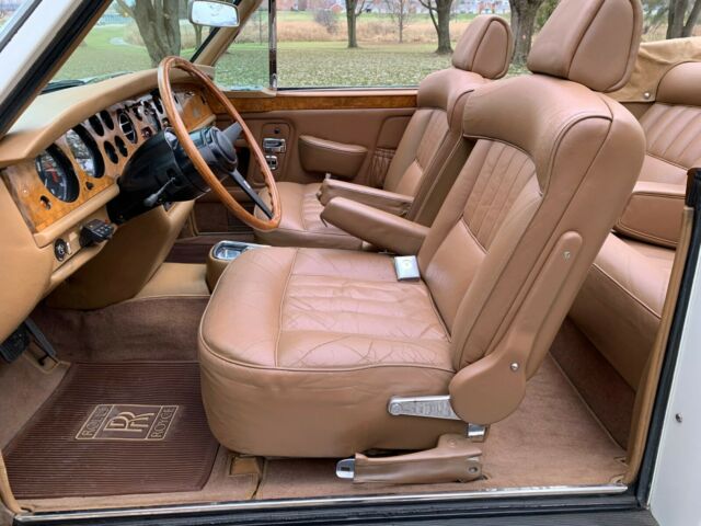 Rolls-Royce Corniche 1971 image number 38