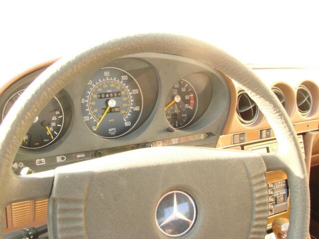 Mercedes-Benz SL-Class 1978 image number 38