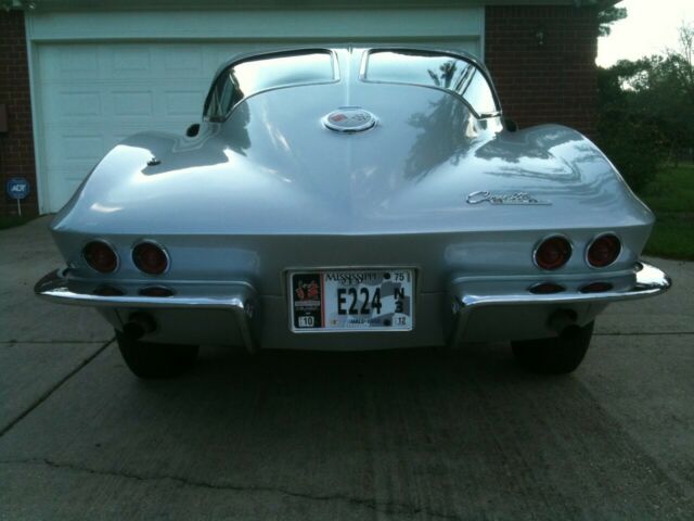 Chevrolet Corvette 1963 image number 14