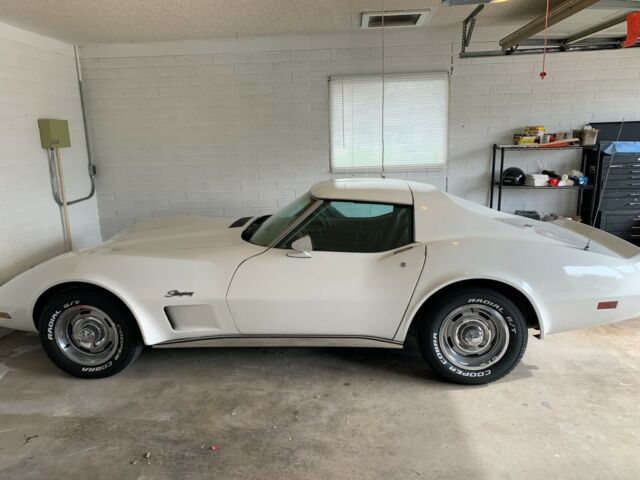 Chevrolet Corvette 1976 image number 22