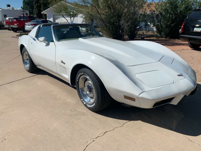 Chevrolet Corvette 1976 image number 36