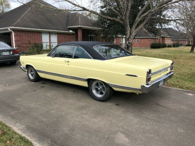 Ford Fairlane 1967 image number 1