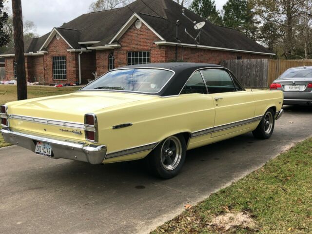 Ford Fairlane 1967 image number 3