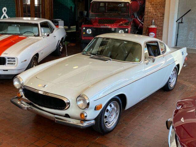 Volvo 1800 1972 image number 1