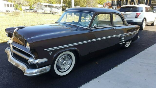 Ford Customline 1954 image number 31