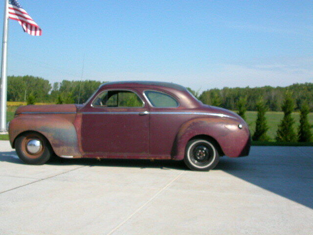 Dodge Custom 1941 image number 23