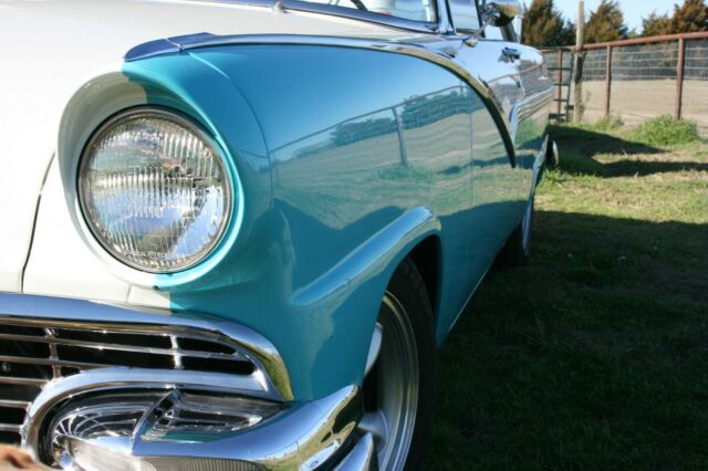 Ford Fairlane 1956 image number 32