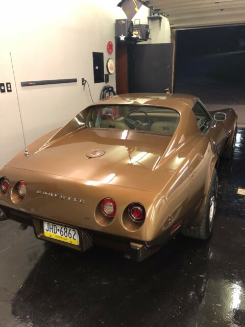 Chevrolet Corvette 1975 image number 6