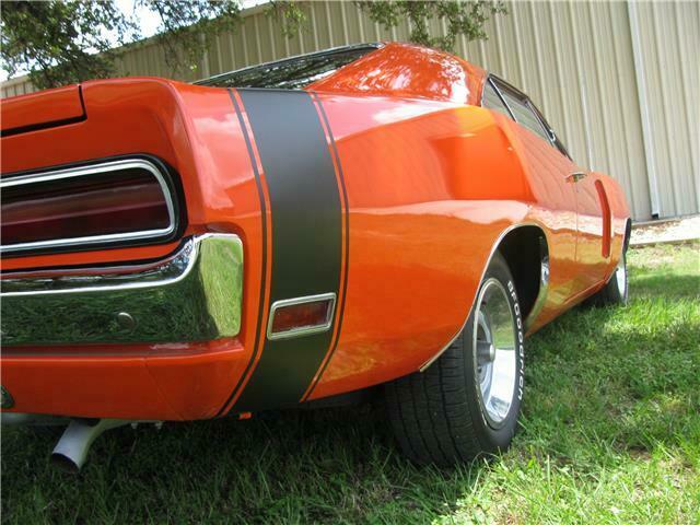 Dodge Charger 1970 image number 18